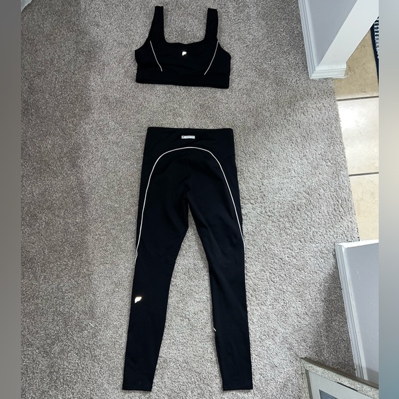 Fabletics leggings and sports bra set - Picture 1 of 4